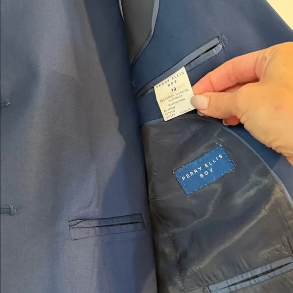 Boys Navy Blue 3 Piece Suit with Tie - Picture 2 of 4